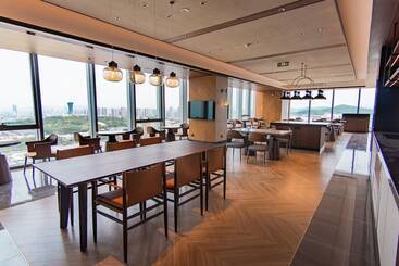 هتل Four Points By Sheraton Yantai