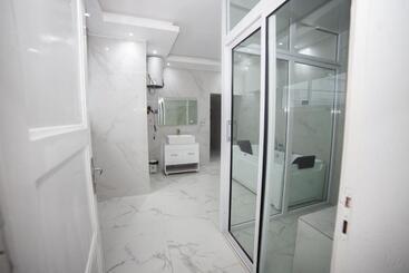 پانسیون Kapreece Luxury Home