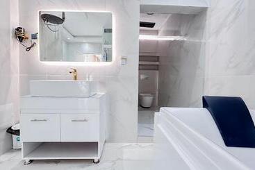 پانسیون Kapreece Luxury Home