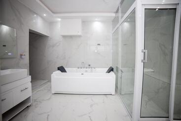 پانسیون Kapreece Luxury Home