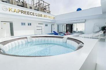 پانسیون Kapreece Luxury Home