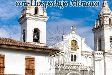 پانسیون Hospedaje Mónaco   Jauja Airport