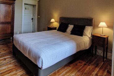 هتل Le Manoir De Lisle