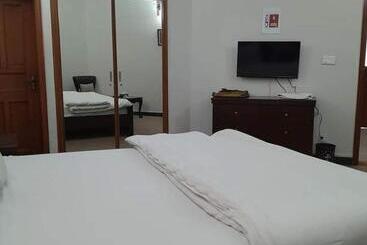 هتل Royalvilla Guest House Karachi 1