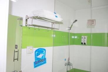 هتل 7days Inn Changchun Zhengyang Street Changchun Park