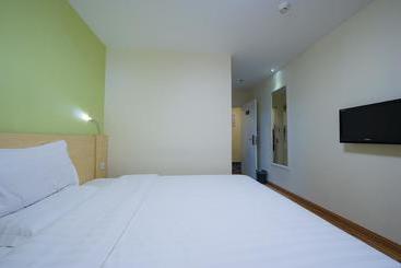 هتل 7days Inn Guiyang Yitian Shopping Mall Nanpu Road