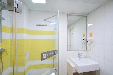 هتل 7days Inn Zhenzhou Zijinshan