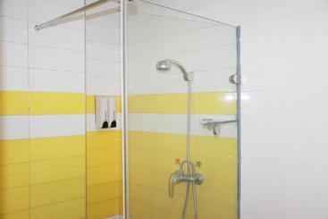 هتل 7days Inn Zhenzhou Zijinshan