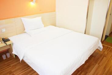 هتل 7days Inn Zhongshan People S Hospital Holiday Square