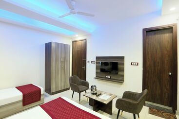 هتل Airport Travel Inn Deluxe