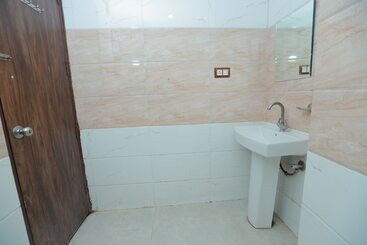هتل Airport Travel Inn Deluxe