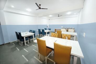 هتل Airport Travel Inn Deluxe