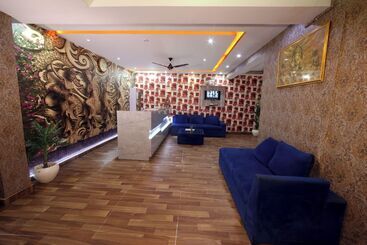 هتل Airport Travel Inn Deluxe