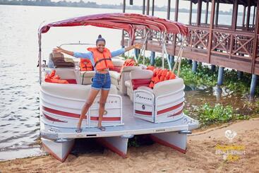 هتل Sogakope Beach Resort & Spa