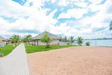 هتل Sogakope Beach Resort & Spa