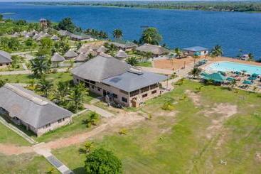 هتل Sogakope Beach Resort & Spa