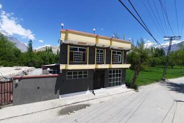 پانسیون Sundus Guest House Skardu