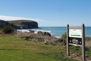 تختخواب و صبحانه A Stone S Throw To Oamaru Central