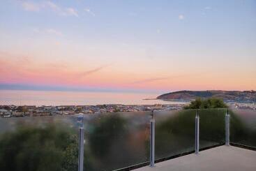 تختخواب و صبحانه A Stone S Throw To Oamaru Central