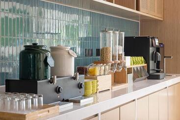 هتل Home2 Suites By Hilton Xishuangbanna