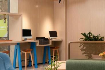 هتل Home2 Suites By Hilton Xishuangbanna