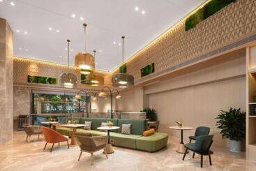 هتل Home2 Suites By Hilton Xishuangbanna