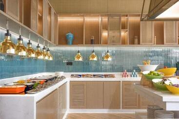 هتل Home2 Suites By Hilton Xishuangbanna