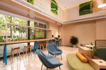 هتل Home2 Suites By Hilton Xishuangbanna