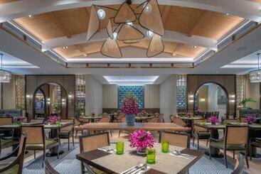 هتل Solaire Resort North