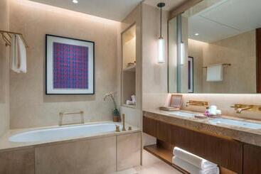 هتل Solaire Resort North