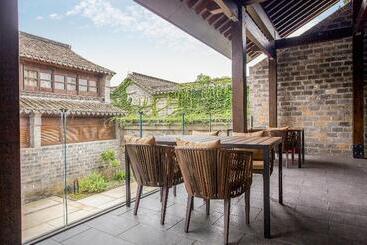 هتل Blossom House Nanjing Laomendong Zhuque Lane