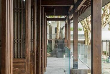 هتل Blossom House Nanjing Laomendong Zhuque Lane