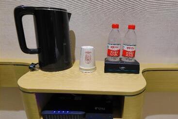 هتل City Comfort Inn Golmud City Hall Yanhu Square