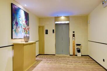 هتل City Comfort Inn Golmud City Hall Yanhu Square