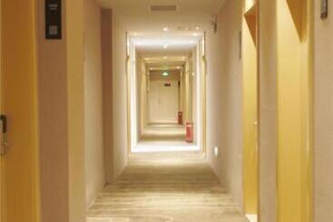 هتل City Comfort Inn Wuhu Fantawild Phase Wanchun