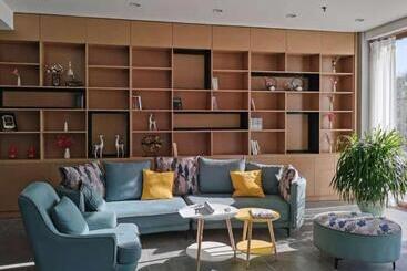 هتل Greentree Inn Express Liaoning Jinzhou Bijia Mountain
