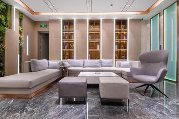 Lavande Hotel Kunming West Mountain Wanda Plaza