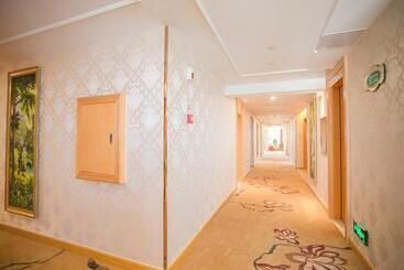 Vienna Hotel Anhui Wuhu Fangte Nanxiangwanshang