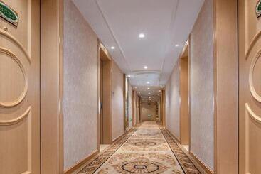 Vienna Hotel Hunan Jishou Fenghuang Ancient City