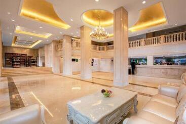 Vienna Hotel Hunan Jishou Fenghuang Ancient City