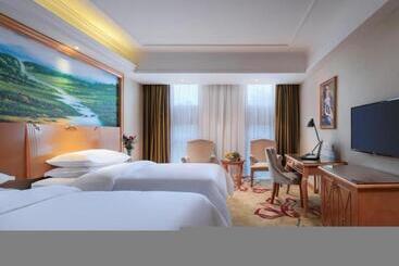 Vienna Hotel Nanchang West Lake Wanda Plaza Guanzhou Metro Station