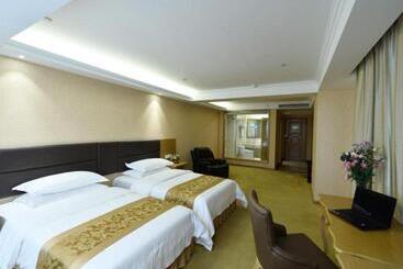 Vienna Hotel Shandong Yantai Wanda Plaza Suochengli