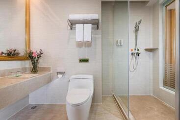 Vienna Hotel Shenzhen Pingdi Huancheng South Road