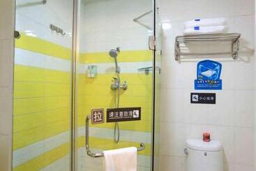 هتل 7 Days Inn Chengde Mountain Resort