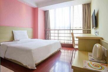 هتل 7 Days Inn Chengde Mountain Resort