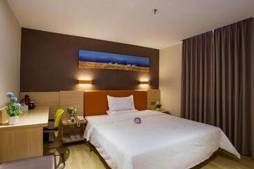 هتل 7 Days Inn Chengde Mountain Resort
