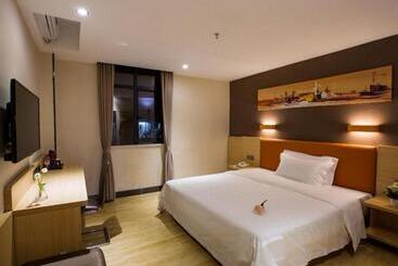 هتل 7 Days Inn Chengde Mountain Resort