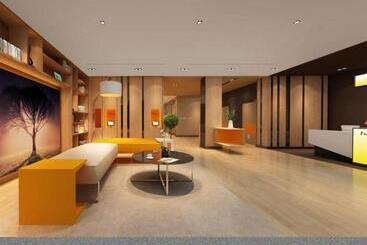 هتل 7 Days Inn Chengde Mountain Resort