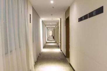 هتل City Comfort Inn Baise Forest Central City Hengji Plaza