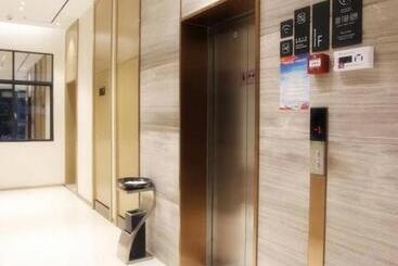 هتل City Comfort Inn Baise Forest Central City Hengji Plaza
